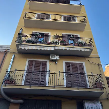 A Casa Di Anna Daire Giardini Naxos